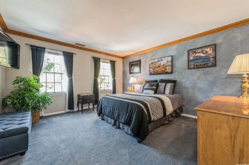 140 Hayrick Ln, Commack NY 11725-1232 exterior