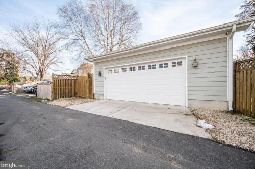 104 Monroe Ave, Alexandria VA 22301-1922 exterior