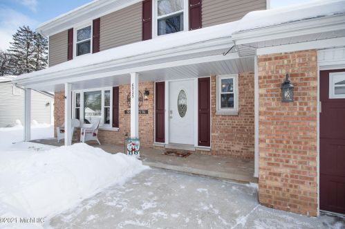 6023 Marlow St, Kalamazoo, MI 49024-2611