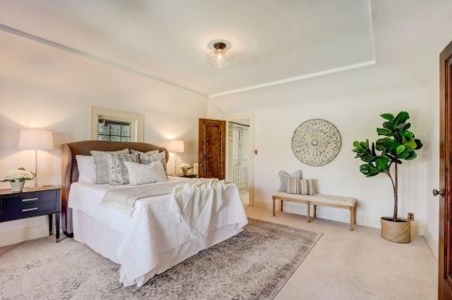 5347 Berkeley Blvd, Milwaukee WI 53217-5138 exterior