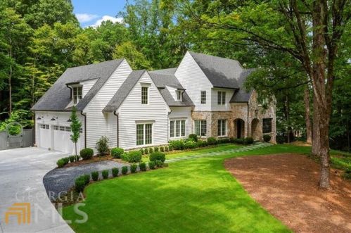 3692 Castlegate Dr, Atlanta GA  30327-2604 exterior