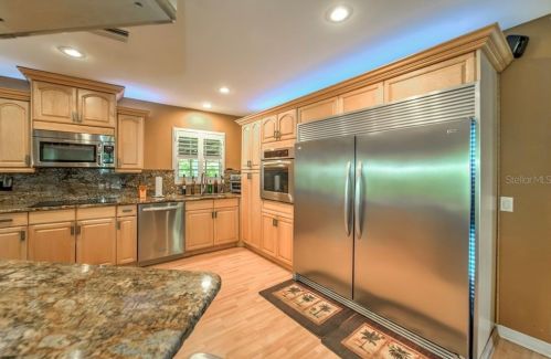 8919 Arrawana Ave, Tampa FL 33614-1810 exterior