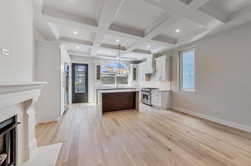 2345 Mclean Ave, Chicago IL 60647-4113 exterior