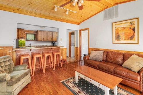 86 Shore Dr, Coventry RI  02816-5530 exterior