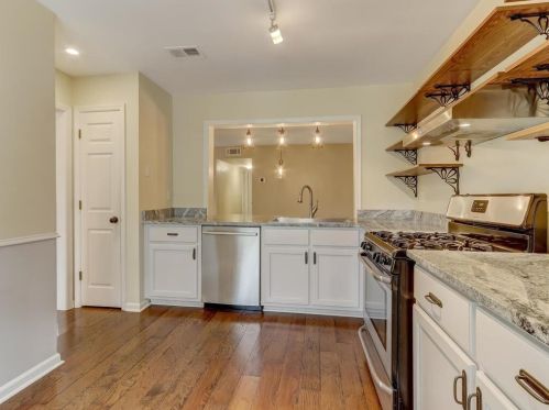 1373 Xing Dr, Atlanta GA 30329-3571 exterior