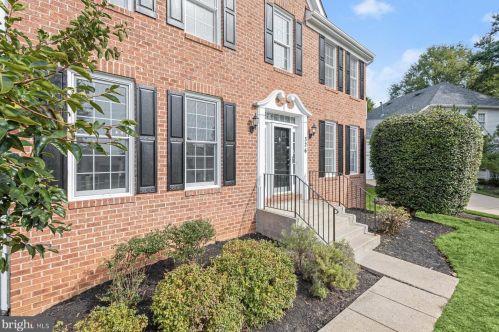 326 Flannery Ln, Silver Spring, MD 20904-1265