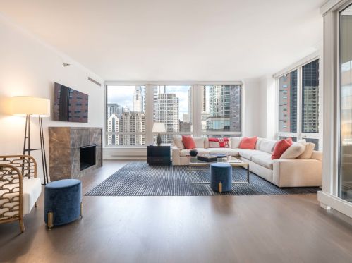 55 Erie St, Chicago, IL 60654-3841