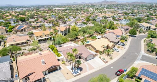 15816 15th Way, Phoenix AZ  85022-3249 exterior