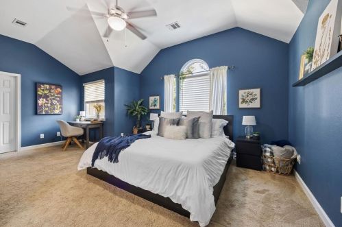 4246 Cyn Gln Cir, Austin TX 78732-2187 exterior