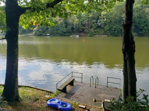 963 Shore Ter, Fredon NJ  07860-4569 exterior