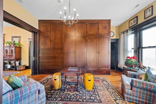 36 Portland Pl, Saint Louis MO 63108-1242 exterior