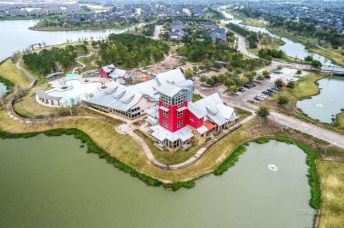 28203 Emerald Creek Ln, Fulshear TX 77441-2031 exterior