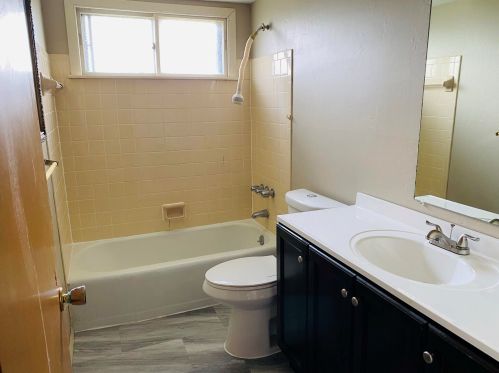 9715 Reichert Pl, Milwaukee WI 53225-2526 exterior