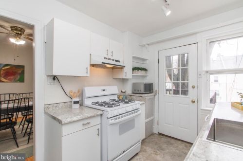 328 Gln Echo Rd, Philadelphia PA 19119-2915 exterior