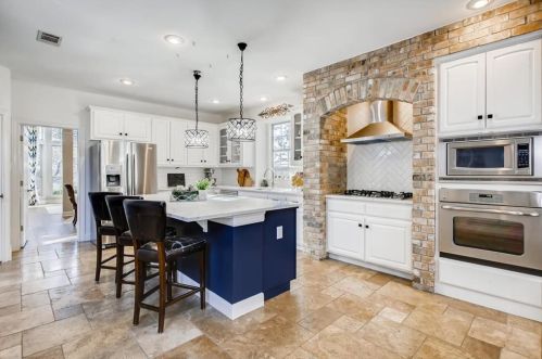 10122 Dianella Ln, Austin TX 78759-3036 exterior