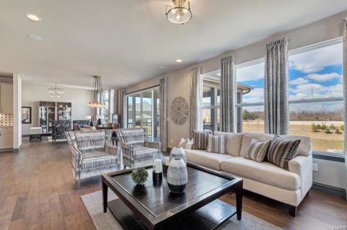 1305 Fawnvalley Dr, Saint Louis MO 63131-4221 exterior