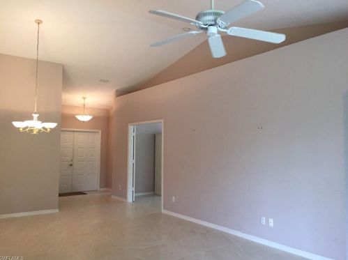 7548 Berkshire Pne Dr, Naples FL 34104-9441 exterior