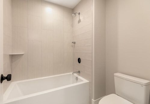 19 Thurston Rd, Newton MA 02464-1244 exterior