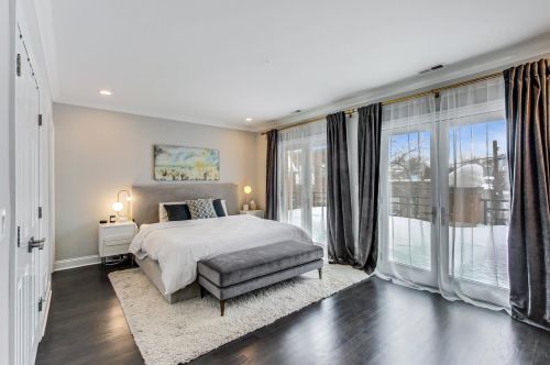 3013 Honore St, Chicago IL 60657-2000 exterior