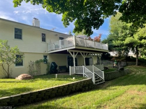 11 Lewis Ln, Sparta NJ  07871-1708 exterior