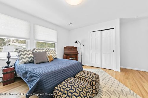 284 Pelican Rd, Middletown NJ 07748-3040 exterior