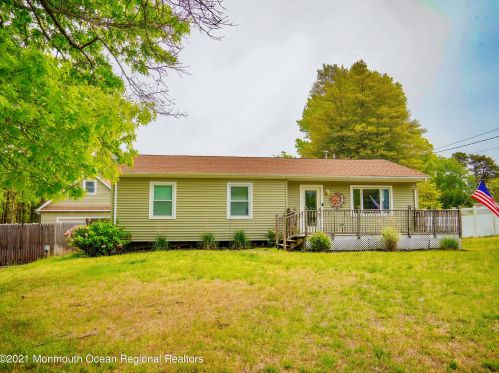 293 Hayes Ave, Berkeley Township, NJ 08721-2927