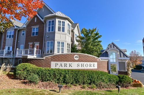 3930 Lake Dr, Milwaukee WI  53211-2448 exterior