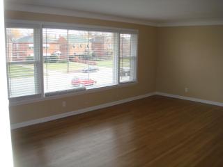 2364 Warrensville Center Rd, Cleveland OH  44118-3848 exterior