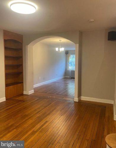 1804 Irving St, Washington, DC 20018-2428