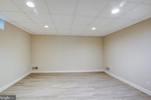 10512 Gainsborough Rd, Rockville MD 20854-3717 exterior