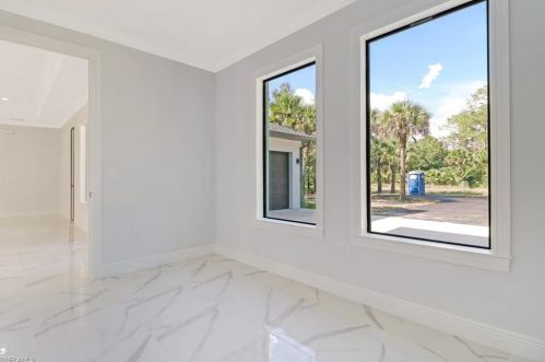 3953 14 Ave, Naples FL 34117-9091 exterior