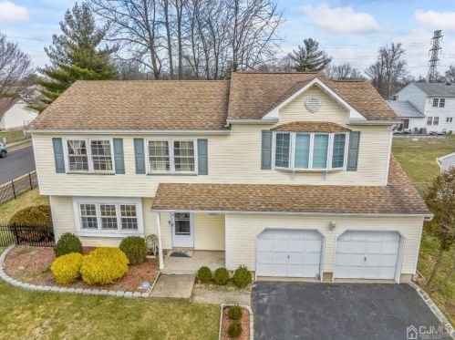 26 Netherwood Cir, Edison NJ  08820-1658 exterior