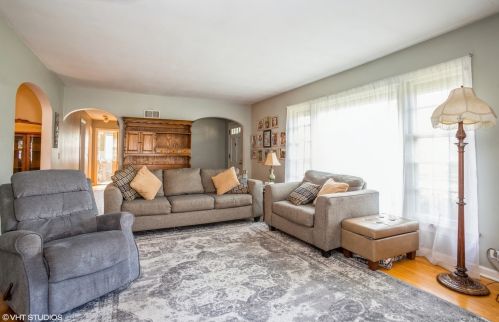 307 Crescent Ave, Elmhurst IL  60126-4256 exterior