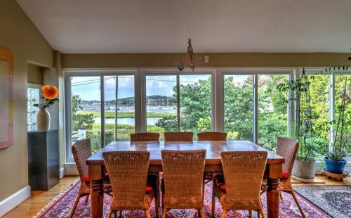 129 Rogers Ave, Milford CT 06460-6440 exterior