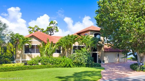 2255 Tropical Trl, Merritt Island FL 32952-4102 exterior