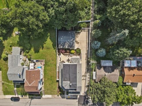 217 Plymouth St, Pittsburgh PA 15211-1233 exterior