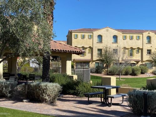 7084 Ivanhoe St, Chandler AZ 85226-0804 exterior