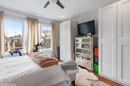 1921 Oakdale Ave, Chicago IL 60657-4026 exterior