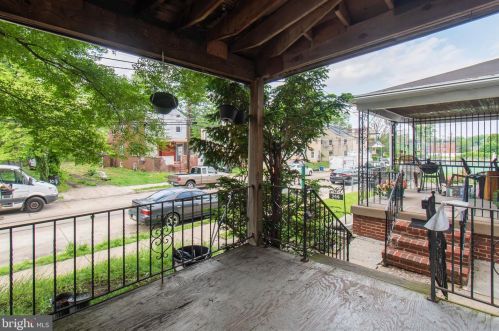 242 9th St, Darby, PA 19023-1701