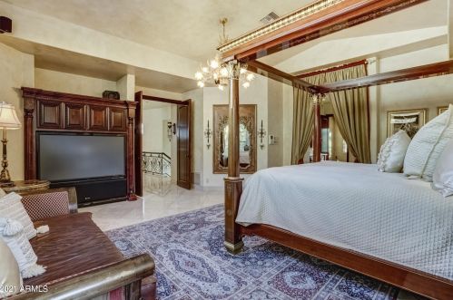 13841 Cyn Dr, Phoenix AZ 85016-2403 exterior