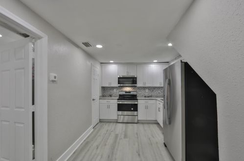 1021 Columbus Dr, Tampa FL 33605-3334 exterior