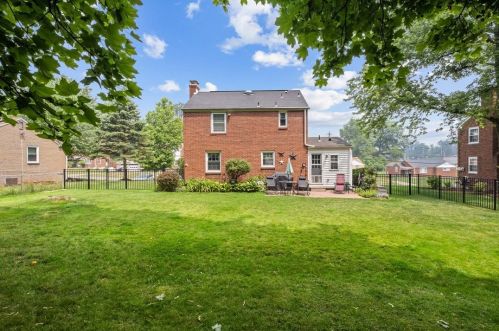 650 Malibran Dr, Pittsburgh PA 15237-5660 exterior