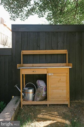 460 New Dorwart St, Lancaster PA 17603-5220 exterior