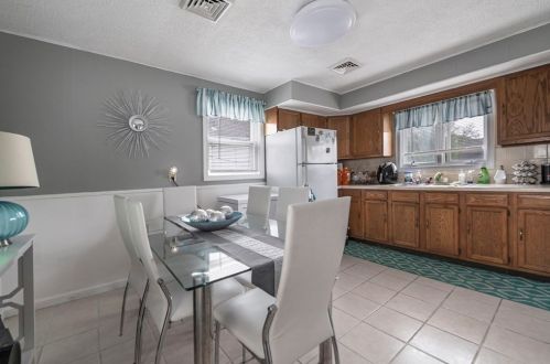 49 Kilton St, Taunton MA 02780-2953 exterior