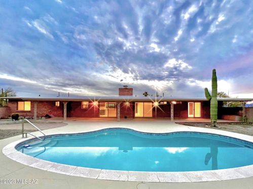 5862 Camino Arenosa, Tucson AZ  85718-4650 exterior