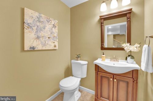 20 Venuti Dr, Chester PA 19014-3600 exterior