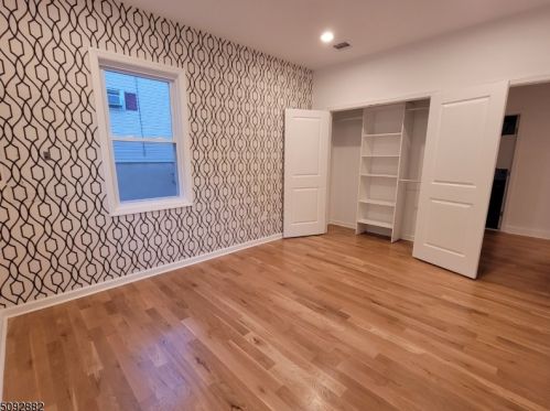 9 Apache Trl, Rockaway NJ  07866-1028 exterior