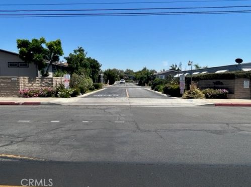 84 Seville, Tustin CA 92780-5958 exterior