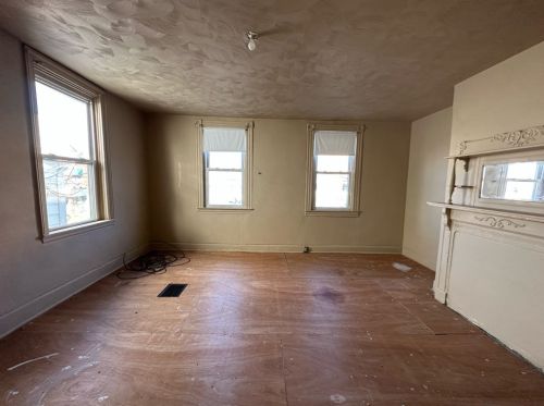 3358 Webster Ave, Pittsburgh PA  15219-3916 exterior