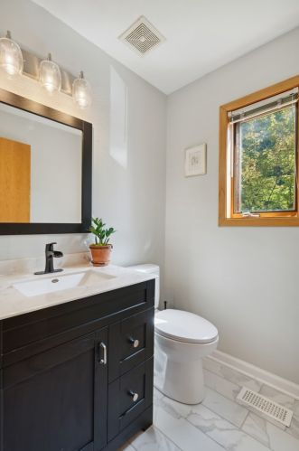 2802 Shields Ave, Chicago IL 60609-4530 exterior